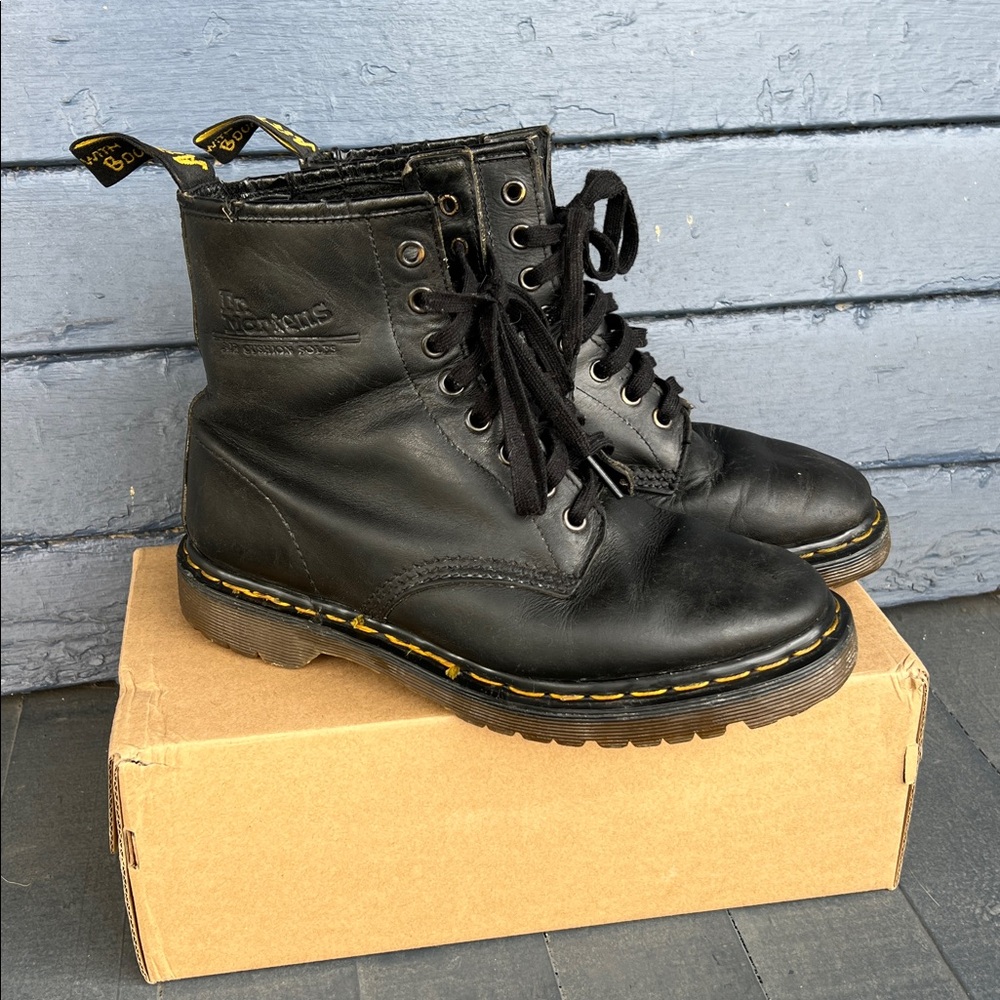 Dr. Martens Black Lace-Up Boots - Picture 4 of 9